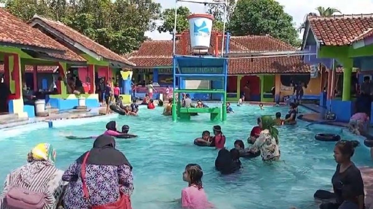 Kolam Renang Tirta Alam