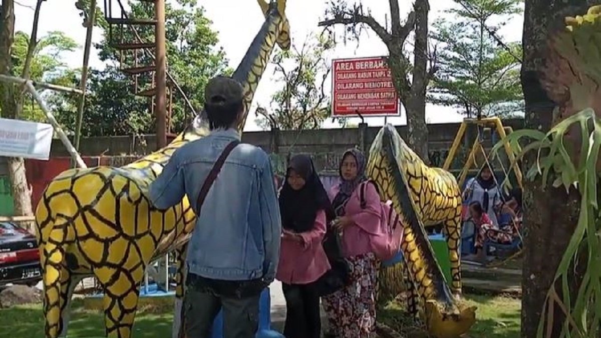 Kolam Renang Tirta Alam