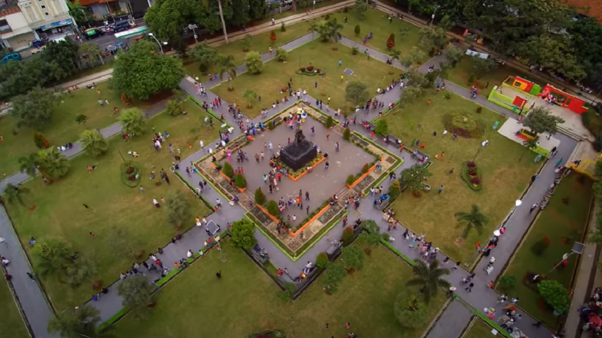 Mengenal Lebih Dekat Alun-Alun Kota Tasikmalaya