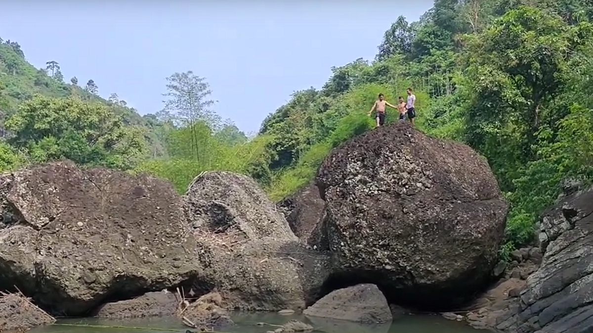 Batu Paraga Salopa Tasikmalaya