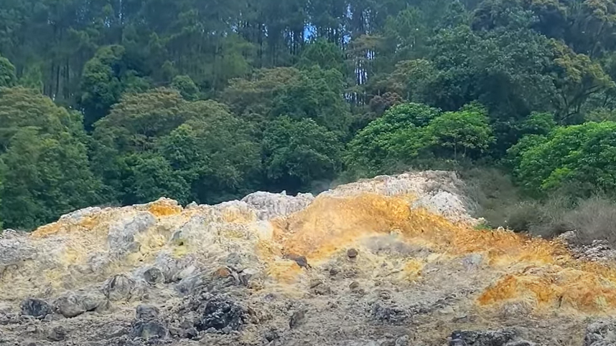 Kawah Karaha Bodas