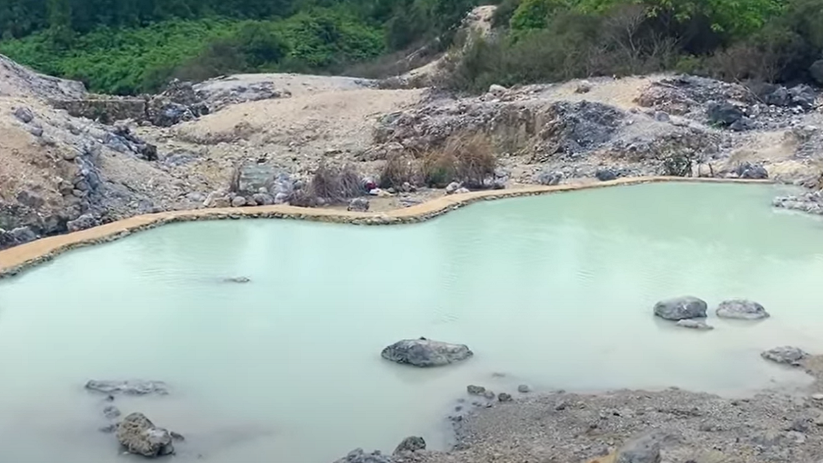 Kawah Karaha Bodas