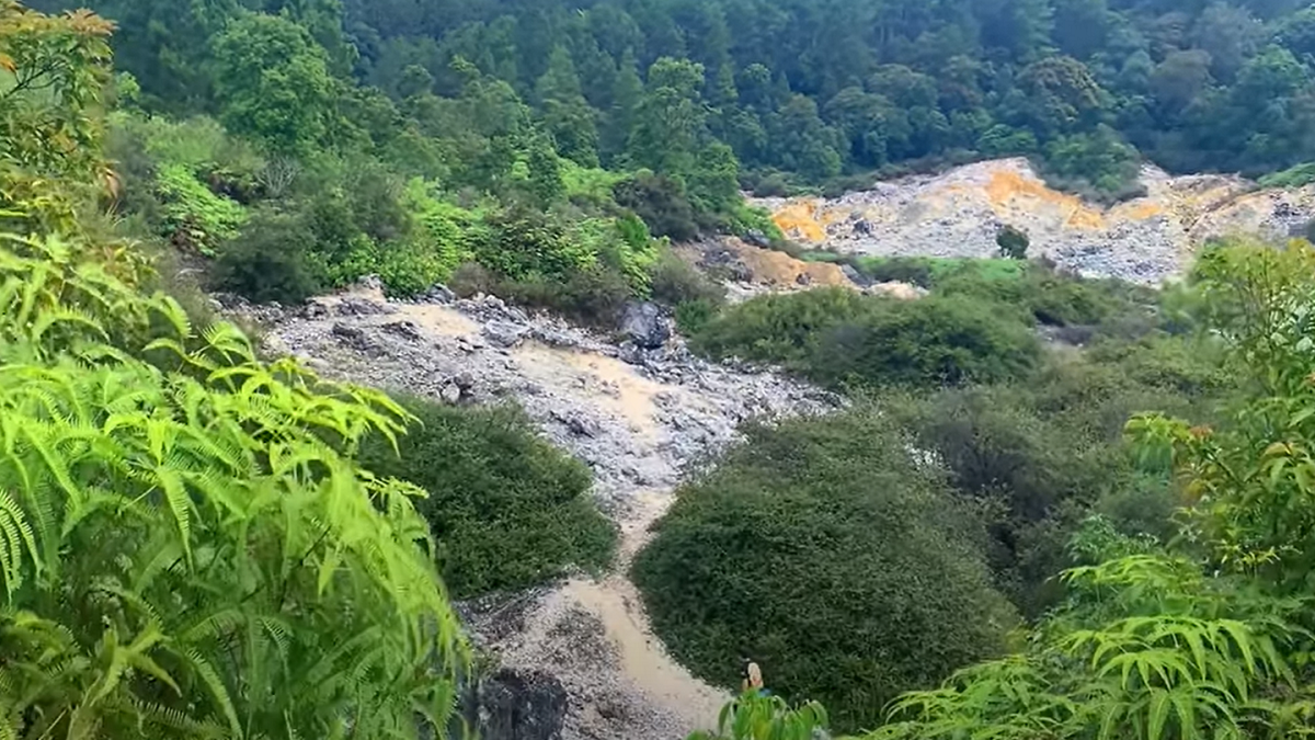 Kawah Karaha Bodas