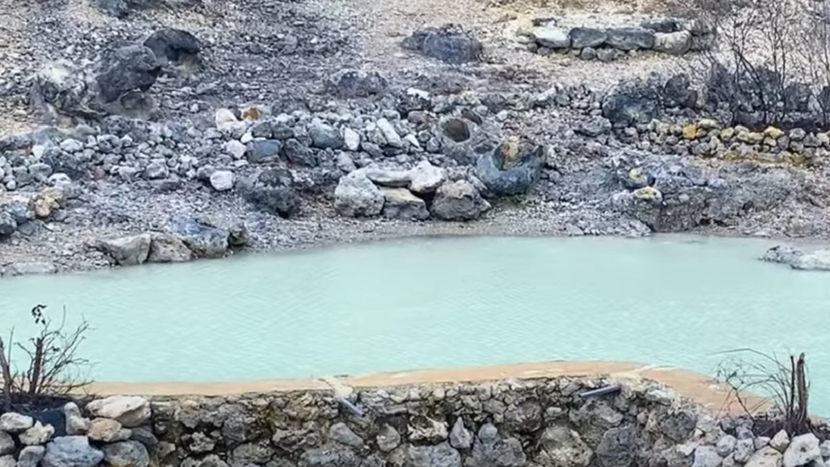 Kawah Karaha Bodas