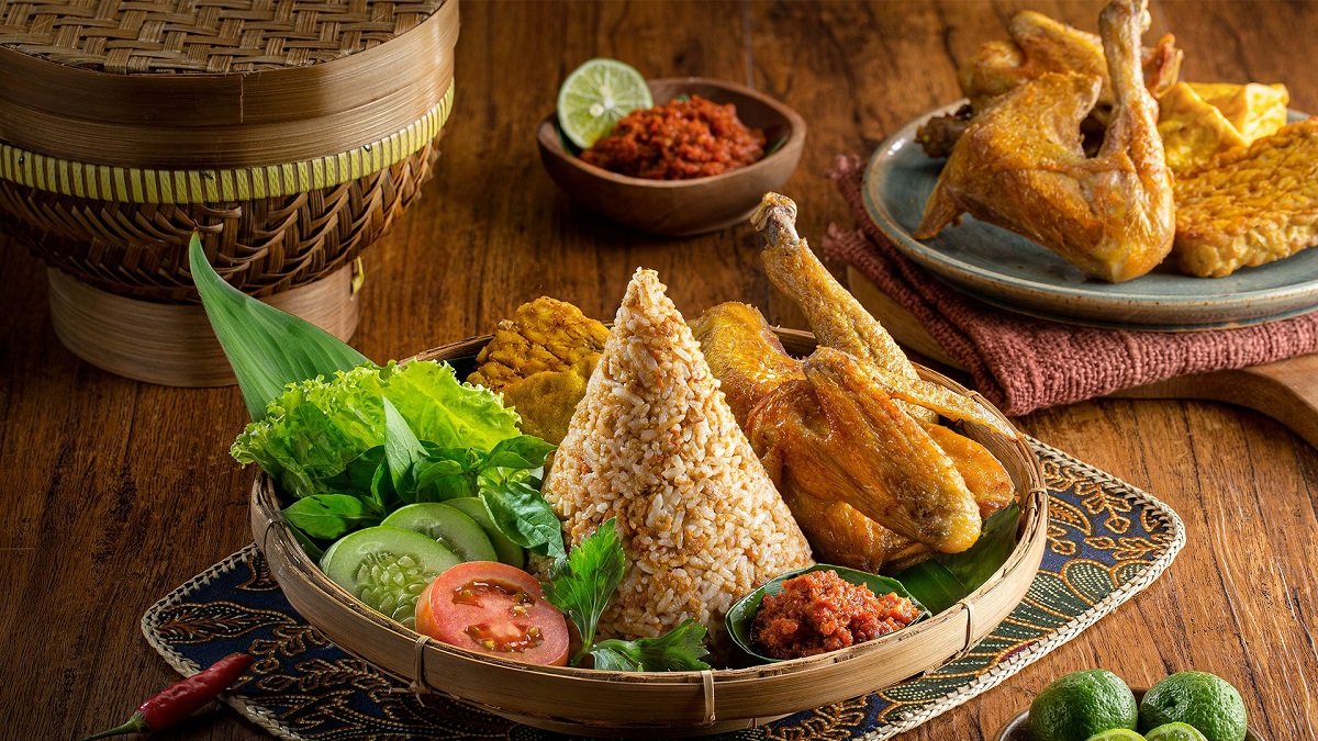 Nasi Tutug Oncom: Kuliner Khas Tasikmalaya yang Naik Kelas di RM TO Rahmat