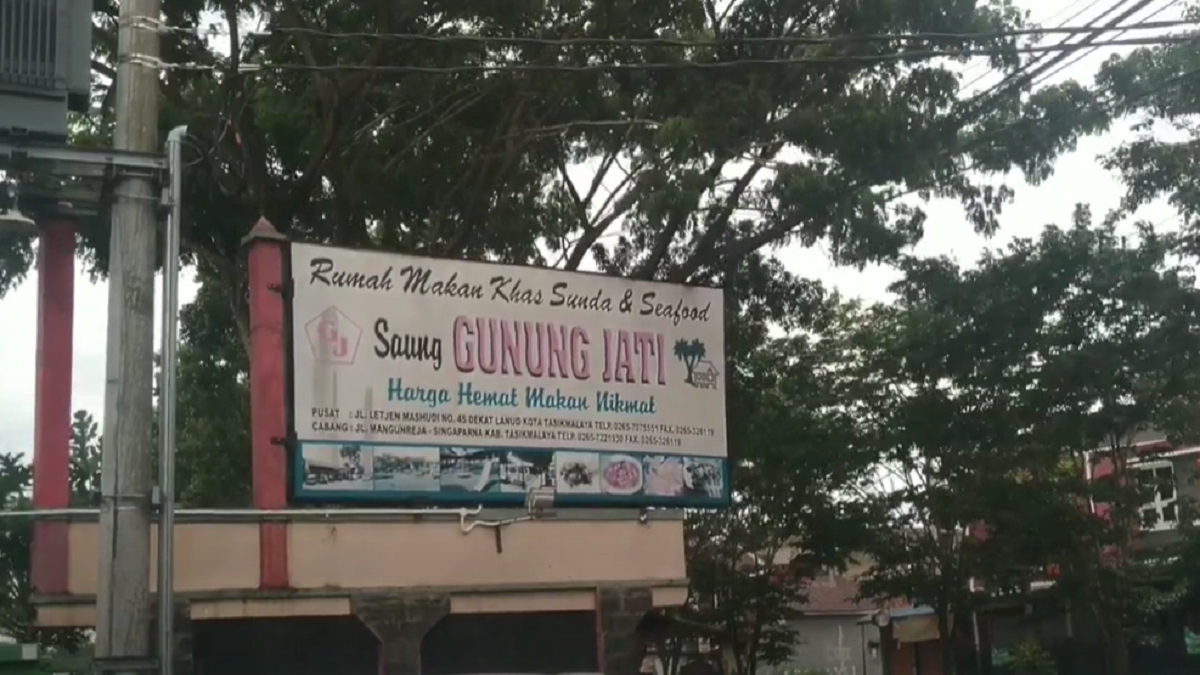 Saung Gunung Jati Tasikmalaya: Pesona Kuliner Sunda di Tengah Hamparan Sawah yang Asri